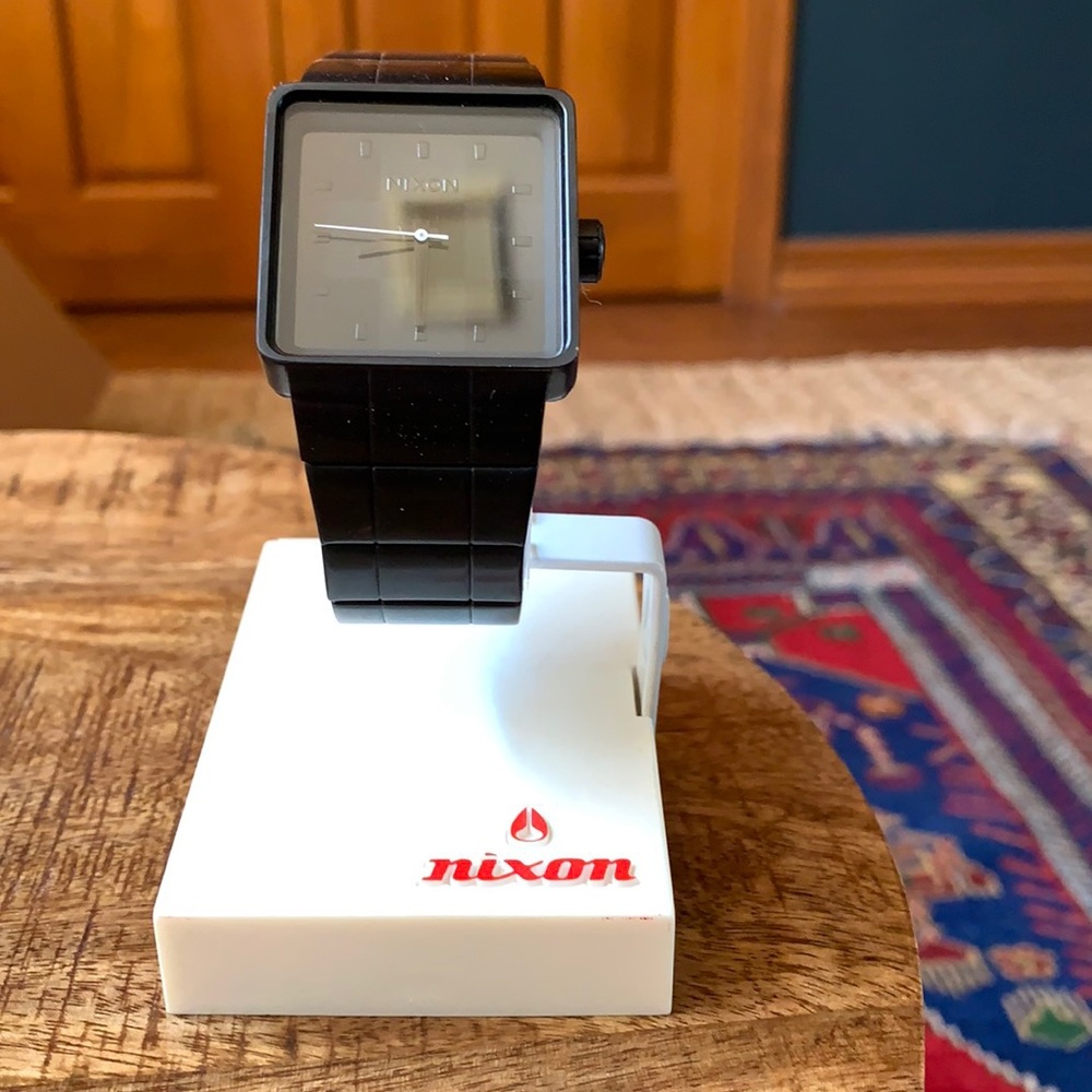 Nixon The Quattro